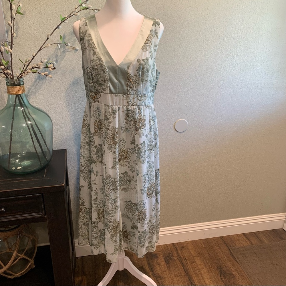 Vintage Believe Green‎ Floral V-Neck Dress. Size 10